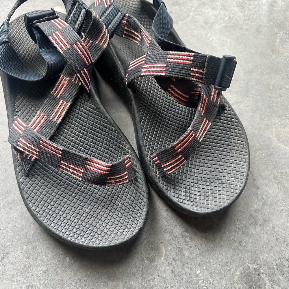 Chaco Men’s 10 Blue and Red Striped Sandals